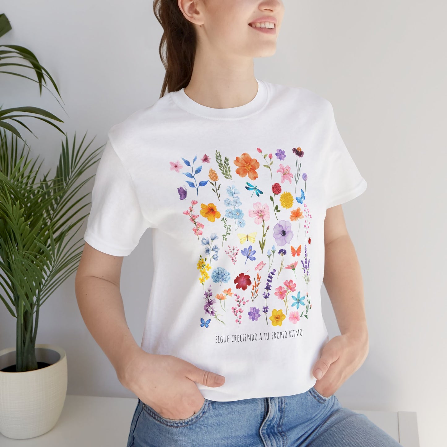 Floral Sigue Creciendo a Tu Propio Ritmo Tee